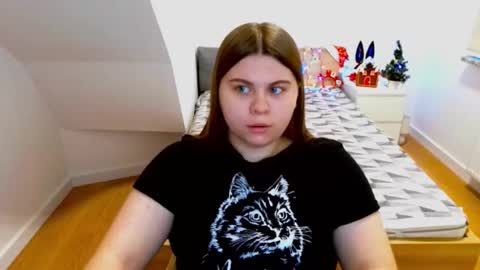 Snapshot of abbyvibe chatting on 12-14-25, 02:33 abbyvibe online show from 12-14-25, 02:33