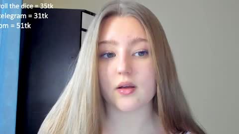 Snapshot of abbywyte chatting on 01-11-25, 11:12 Abby    Stream at Sat  Sun  Mon  Fri online show from 01-11-25, 11:12