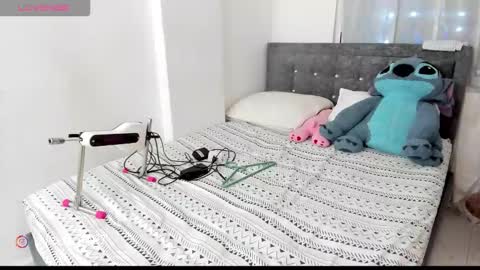 Snapshot of abdelsolis chatting on 11-19-25, 12:54 kaori online show from 11-19-25, 12:54