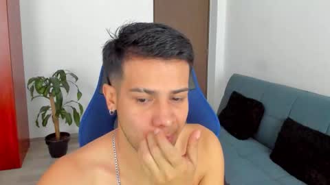 Snapshot of abelasburgo chatting on 11-26-25, 09:16 Independence model AbelAsburgo online show from 11-26-25, 09:16