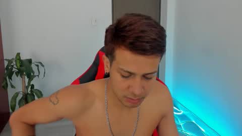 Independence model AbelAsburgo online show from 01-06-26, 07:06