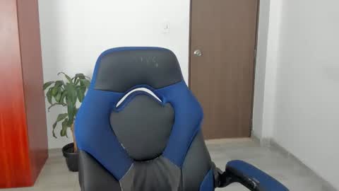 Independence model AbelAsburgo online show from 01-11-26, 06:13