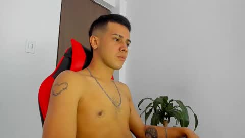 Independence model AbelAsburgo online show from 04-09-26, 10:15