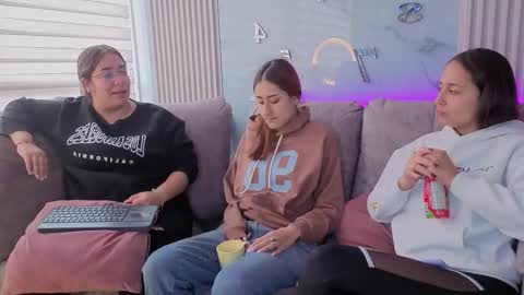 abella_as_ online show from 01-15-26, 01:37