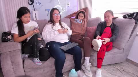 abella_as_ online show from 03-09-26, 01:59