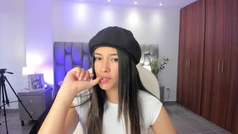 Snapshot of abella_ruiz chatting on 02-26-25, 01:30 Abella Ruiz online show from 02-26-25, 01:30