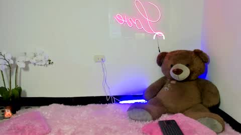  Abella and Kendra  online show from 01-05-25, 01:13