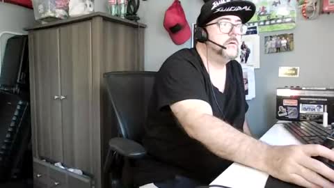 Snapshot of abennett76 chatting on 07-09-26, 03:27 AJ online show from 07-09-26, 03:27