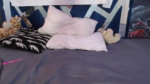 Snapshot of abi_mua chatting on 10-17-25, 09:50 abi_mua online show from 10-17-25, 09:50