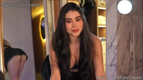 Snapshot of abie_owen chatting on 09-23-25, 12:13 abie_owen online show from 09-23-25, 12:13