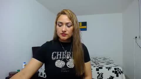 Snapshot of abie_spicy_ chatting on 11-27-25, 11:45 ximena online show from 11-27-25, 11:45