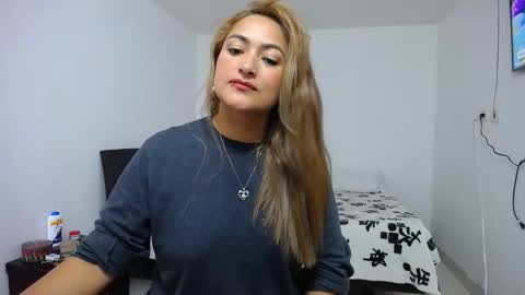 Snapshot of abie_spicy_ chatting on 12-01-25, 12:54 ximena online show from 12-01-25, 12:54