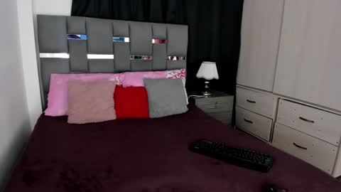 Snapshot of abiigail_croiz chatting on 06-03-26, 11:32 Abii croiz online show from 06-03-26, 11:32