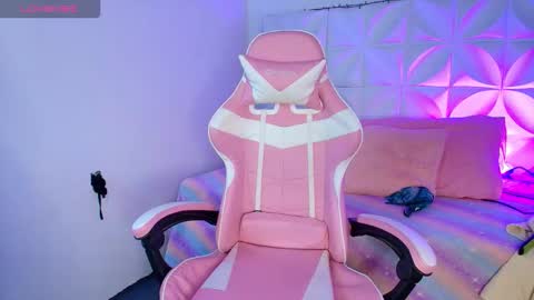 Snapshot of abril1_gh chatting on 11-08-25, 09:20 Abril online show from 11-08-25, 09:20