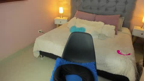 Abril 777 online show from 04-06-26, 11:27