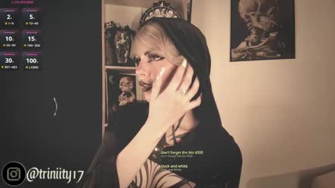 Snapshot of abril__colen chatting on 12-10-24, 04:17 April online show from 12-10-24, 04:17