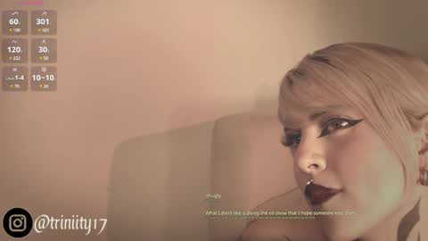 Snapshot of abril__colen chatting on 12-17-24, 12:12 April online show from 12-17-24, 12:12