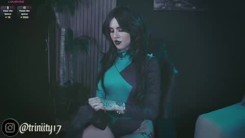 Snapshot of abril__colen chatting on 02-12-25, 12:48 April online show from 02-12-25, 12:48