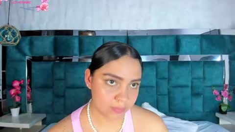 Snapshot of abril_gomez_11 chatting on 06-11-26, 02:53 abril_gomez_11 online show from 06-11-26, 02:53