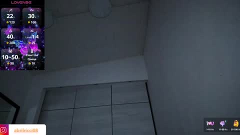 Snapshot of abril_ricci chatting on 01-23-25, 10:43 Abril online show from 01-23-25, 10:43