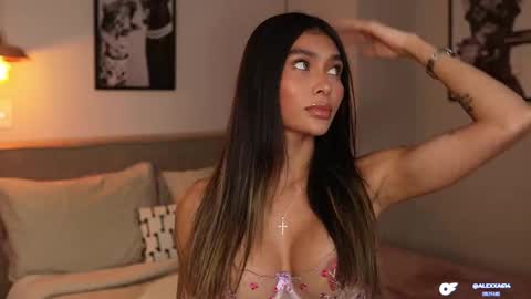 Snapshot of abril_w18 chatting on 01-06-26, 11:40 My name is Alexa. Please say hello I like to chat with you. If you have requests please use tip online show from 01-06-26, 11:40