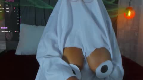 abrilsantana_ online show from 10-29-25, 01:30