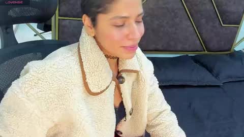 AbrilSonne online show from 01-05-25, 01:45