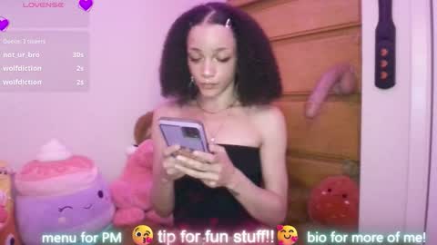 Snapshot of abruisedpeach chatting on 03-05-26, 04:30 Peach online show from 03-05-26, 04:30