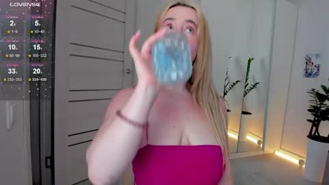 Anna FANSLY yesacid online show from 10-12-25, 09:03