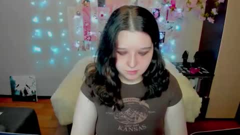 Kate online show from 04-21-26, 12:23