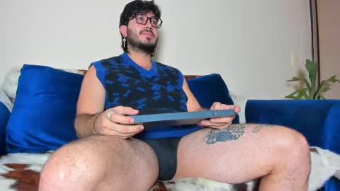 R. online show from 01-12-25, 10:02