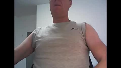 Snapshot of active147 chatting on 11-30-25, 10:14 active147 online show from 11-30-25, 10:14