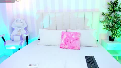    online show from 12-11-24, 01:06