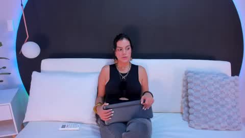    online show from 04-21-26, 02:23