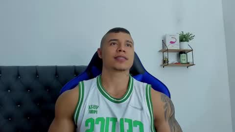 Snapshot of adam_boss chatting on 10-22-25, 09:25 adam boss online show from 10-22-25, 09:25