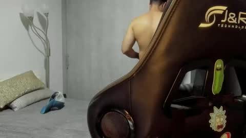 Snapshot of adam_clarke chatting on 01-10-25, 08:18 adam clarke online show from 01-10-25, 08:18