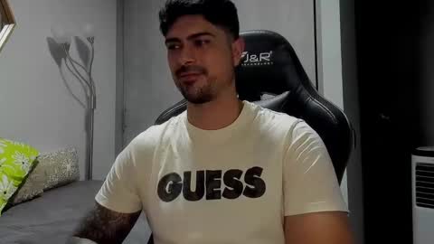 Snapshot of adam_clarke chatting on 01-12-25, 05:34 adam clarke online show from 01-12-25, 05:34