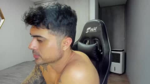 Snapshot of adam_clarke chatting on 01-14-25, 07:06 adam clarke online show from 01-14-25, 07:06