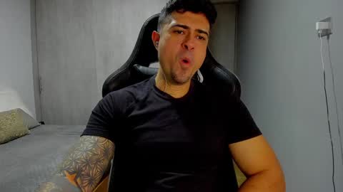 Snapshot of adam_clarke chatting on 01-17-25, 02:29 adam clarke online show from 01-17-25, 02:29