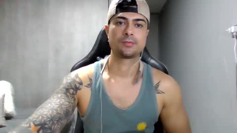 Snapshot of adam_clarke chatting on 01-18-25, 04:42 adam clarke online show from 01-18-25, 04:42