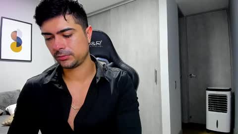 Snapshot of adam_clarke chatting on 01-21-25, 10:30 adam clarke online show from 01-21-25, 10:30