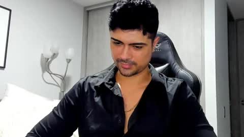 Snapshot of adam_clarke chatting on 01-21-25, 04:37 adam clarke online show from 01-21-25, 04:37