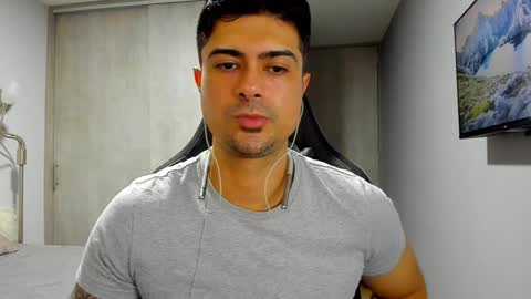 Snapshot of adam_clarke chatting on 02-06-25, 12:43 adam clarke online show from 02-06-25, 12:43