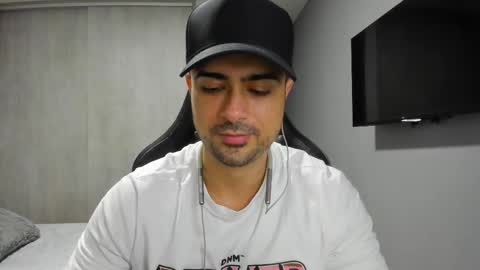 Snapshot of adam_clarke chatting on 03-04-25, 04:17 adam clarke online show from 03-04-25, 04:17