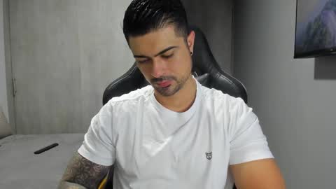 Snapshot of adam_clarke chatting on 03-06-25, 02:41 adam clarke online show from 03-06-25, 02:41