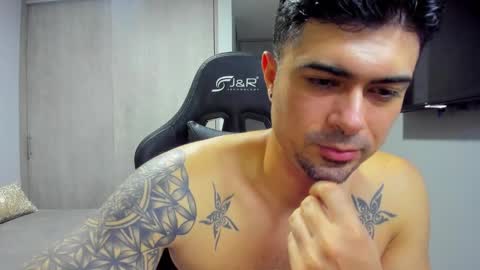 Snapshot of adam_clarke chatting on 03-08-25, 05:17 adam clarke online show from 03-08-25, 05:17