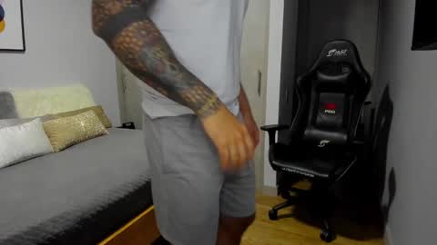 Snapshot of adam_clarke chatting on 03-08-25, 08:14 adam clarke online show from 03-08-25, 08:14