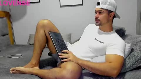 Snapshot of adam_clarke chatting on 10-07-25, 01:25 adam clarke online show from 10-07-25, 01:25