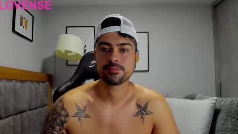 Snapshot of adam_clarke chatting on 10-08-25, 03:15 adam clarke online show from 10-08-25, 03:15