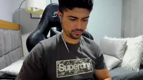 Snapshot of adam_clarke chatting on 10-29-25, 01:46 adam clarke online show from 10-29-25, 01:46